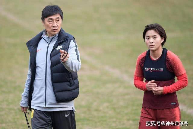 基德：欧文对弗拉格布威的指导很棒 下赛季他会强势回归